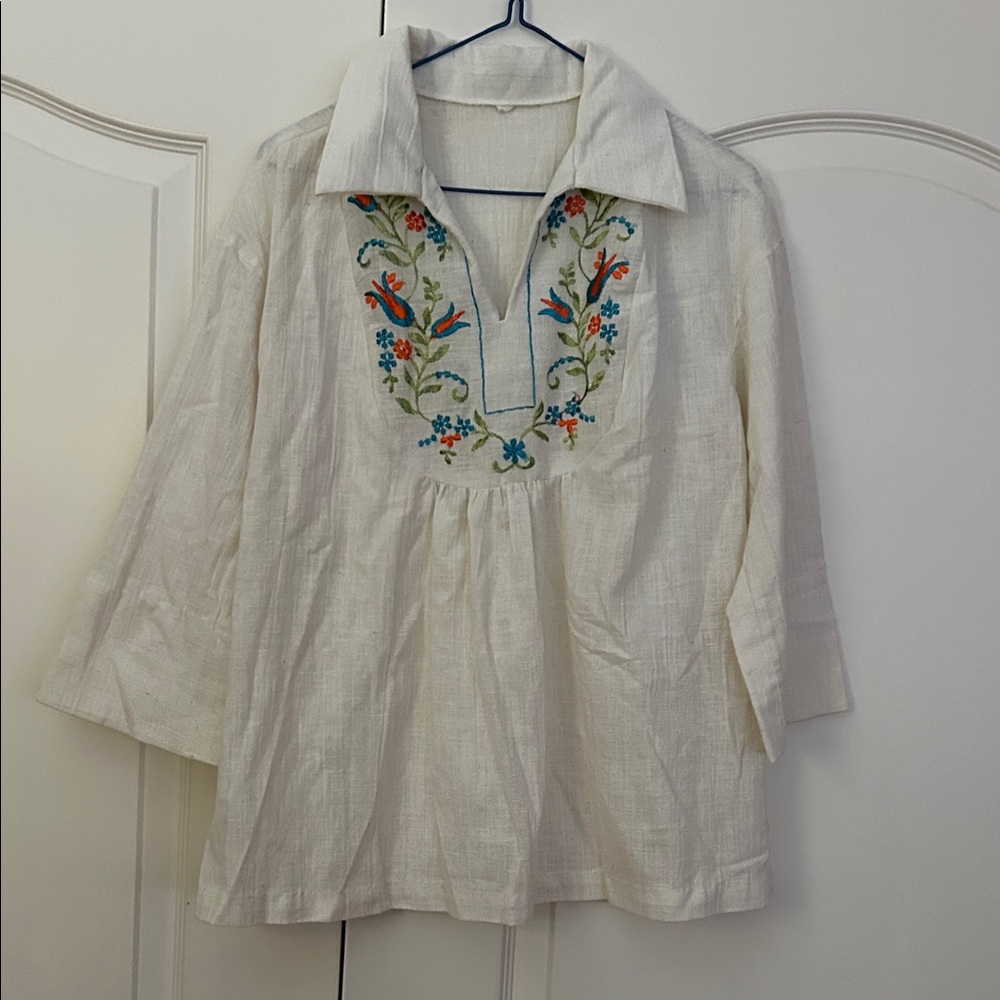 Vintage 60’s Embroidered linen Peasant Top with Collar